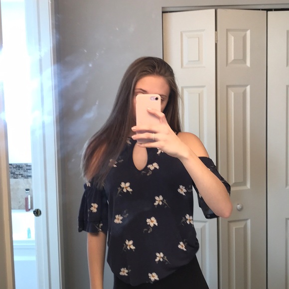 Flower shirt - Picture 1 of 5